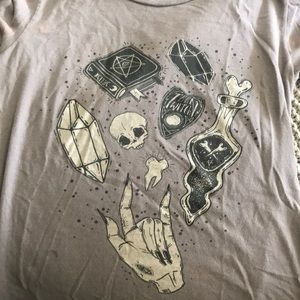 Small witchy shirt from artist Lolle